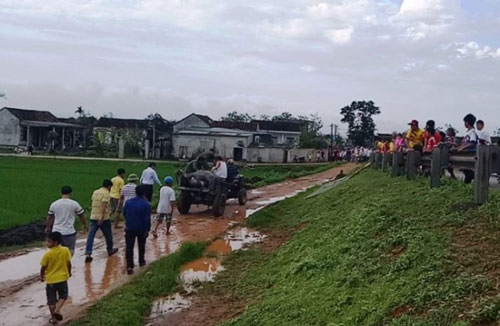 Hà Tĩnh: Đau lòng sét đánh chết cả trâu lẫn chủ